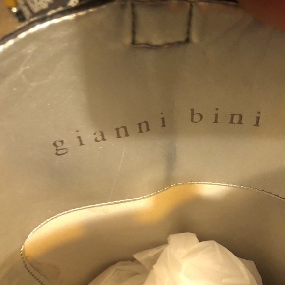 Gianni Bini Silver Over-the-Knee Boots w/ Stiletto Heel BRAND NEW Sz 7 & 5.5. 🥶🪩 - Picture 5 of 16